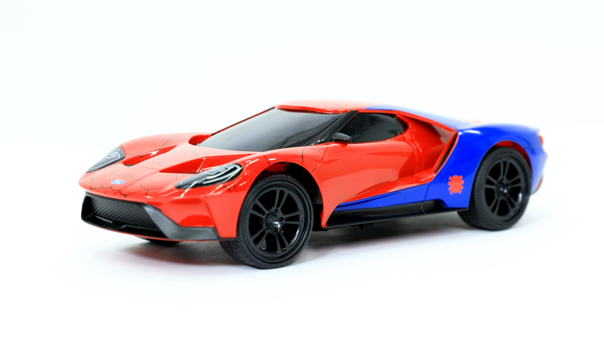 JD30760_Spider-Man 2017 Ford GT Remote Control Vehicle